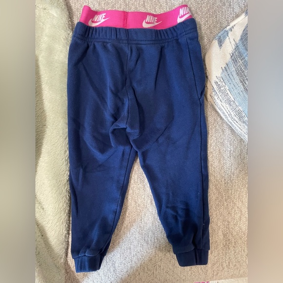 ✨Toddler Girl Nike Sweatpants Size 2T bright pink - Picture 5 of 5